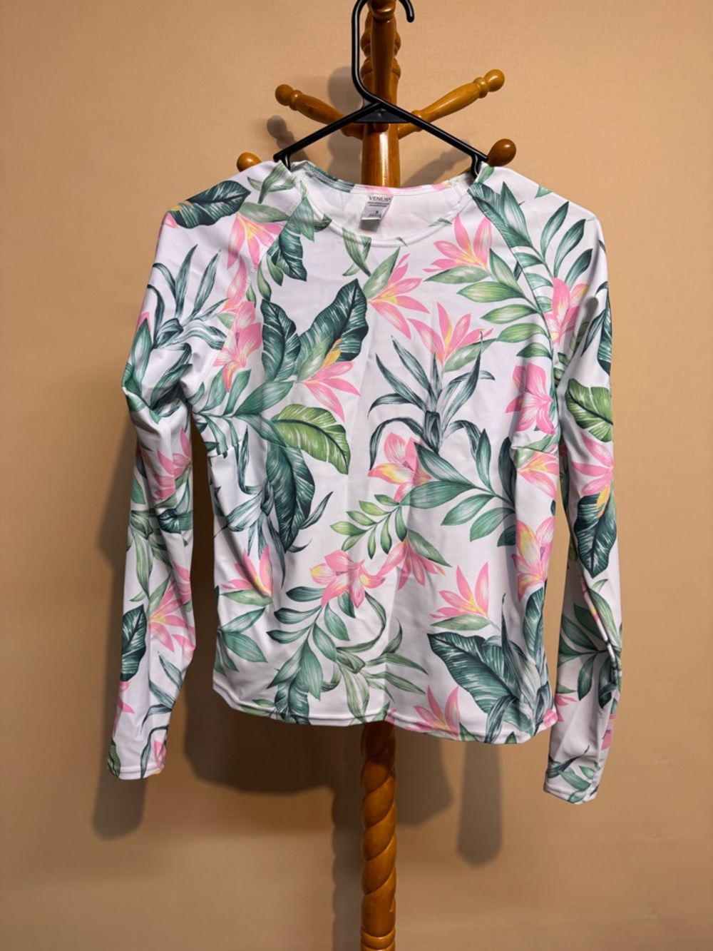 VENUS White Long-Sleeve Rash Guard Tropical Floral Top with Pink & Green Leaves